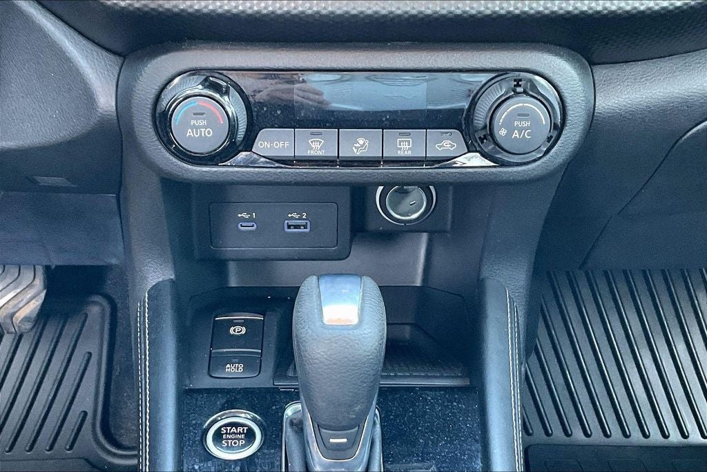 2022 Nissan Kicks SV