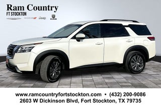 2024 Nissan Pathfinder SV