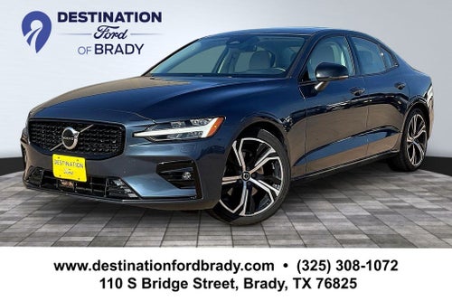 2024 Volvo S60 B5 Core Dark Theme
