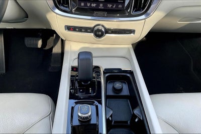 2024 Volvo S60 B5 Core Dark Theme