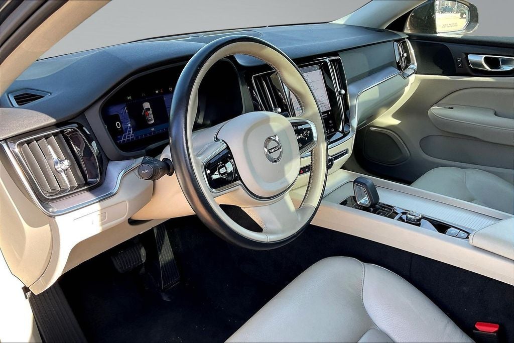 2024 Volvo S60 B5 Core Dark Theme