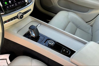 2024 Volvo S60 B5 Core Dark Theme
