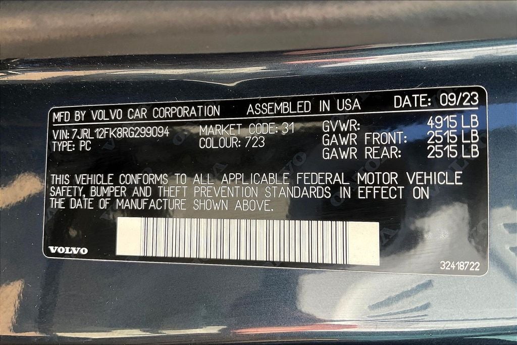 2024 Volvo S60 B5 Core Dark Theme