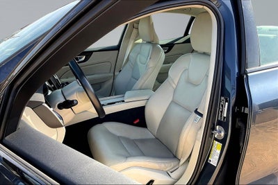 2024 Volvo S60 B5 Core Dark Theme