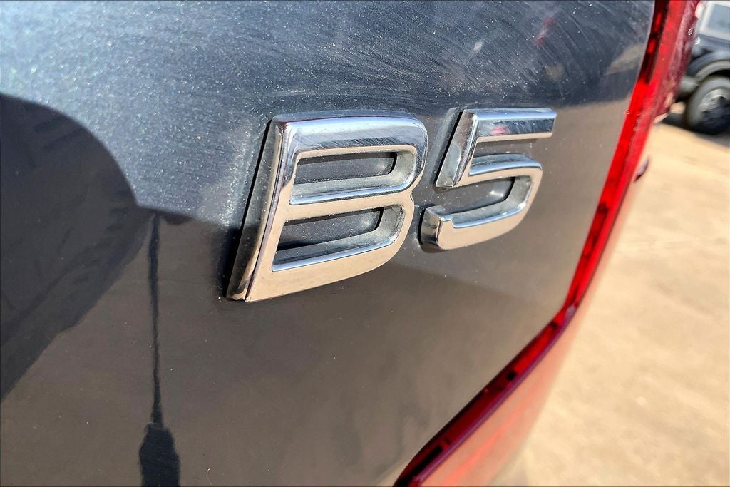 2024 Volvo S60 B5 Core Dark Theme