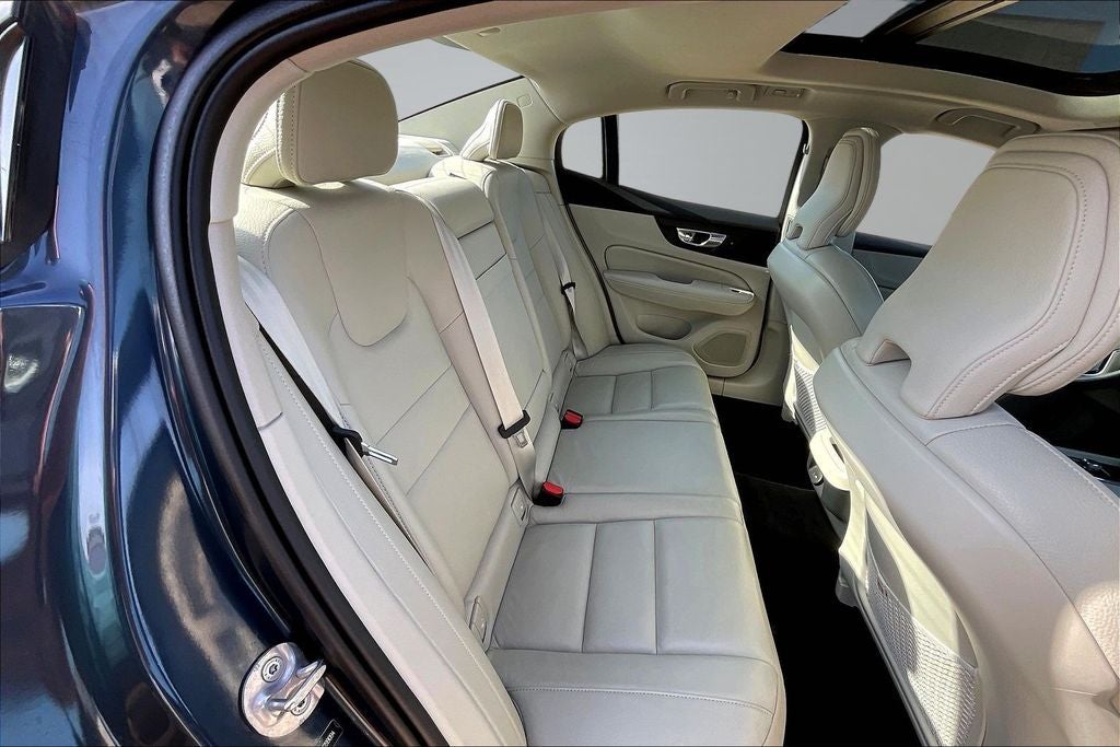 2024 Volvo S60 B5 Core Dark Theme