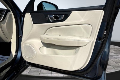 2024 Volvo S60 B5 Core Dark Theme