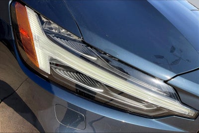 2024 Volvo S60 B5 Core Dark Theme