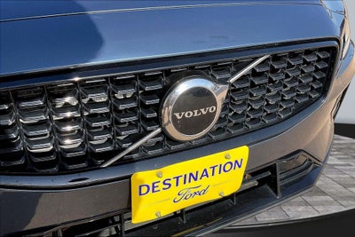 2024 Volvo S60 B5 Core Dark Theme