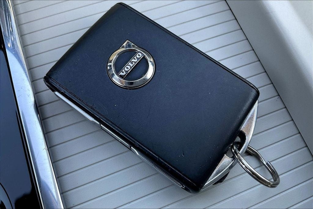 2024 Volvo S60 B5 Core Dark Theme