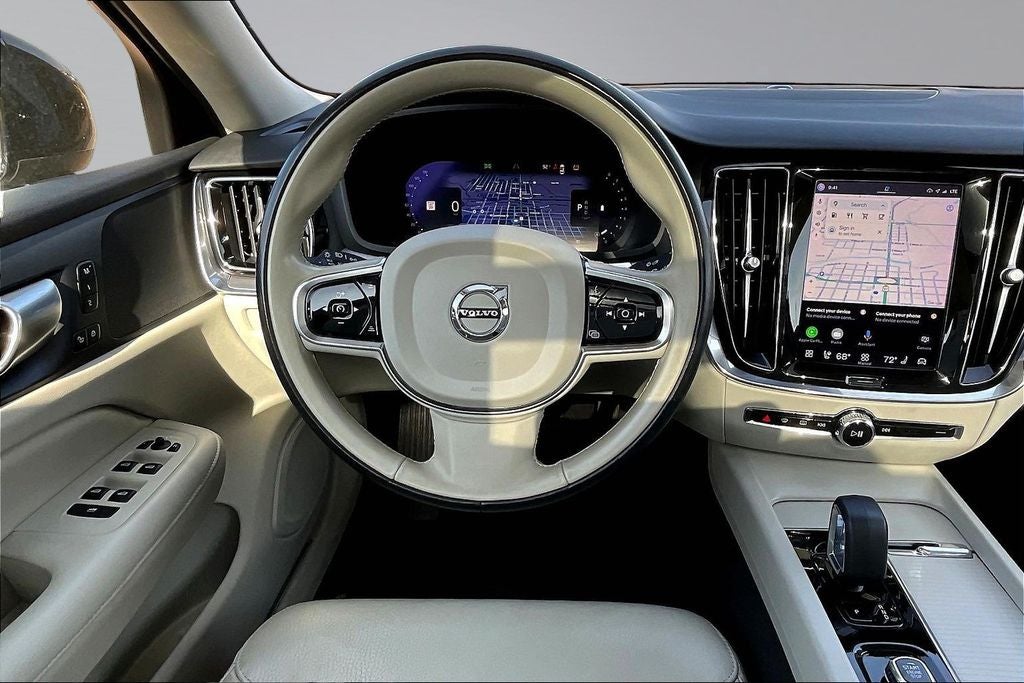 2024 Volvo S60 B5 Core Dark Theme