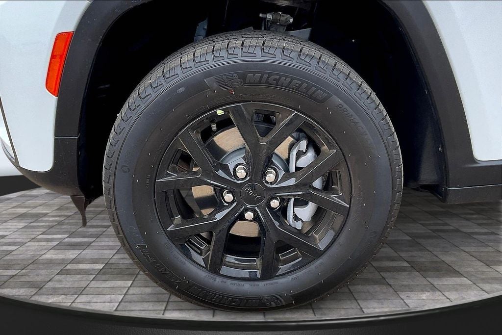 2026 Jeep Grand Cherokee Laredo