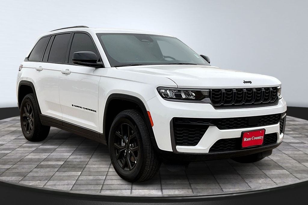 2026 Jeep Grand Cherokee Laredo