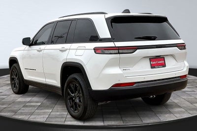 2026 Jeep Grand Cherokee Laredo