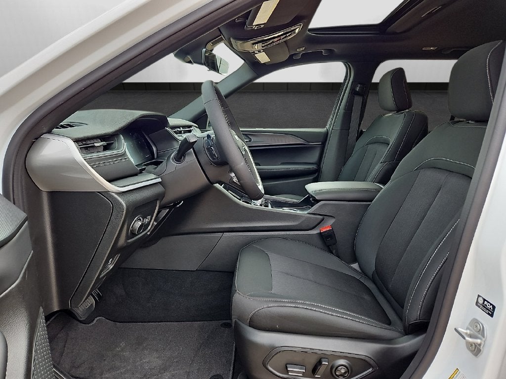 2027 Jeep Grand Cherokee Laredo X