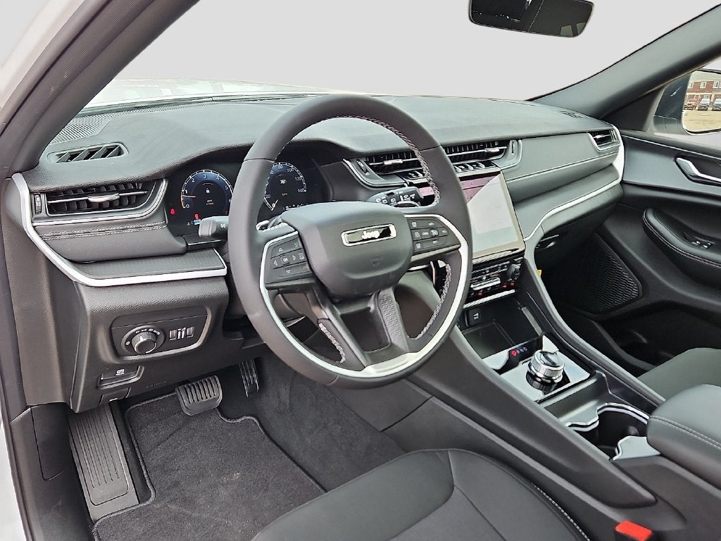 2027 Jeep Grand Cherokee Laredo X
