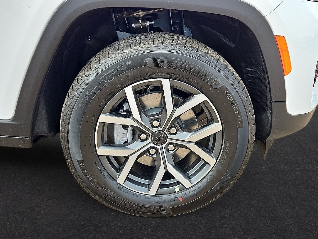 2027 Jeep Grand Cherokee Laredo X