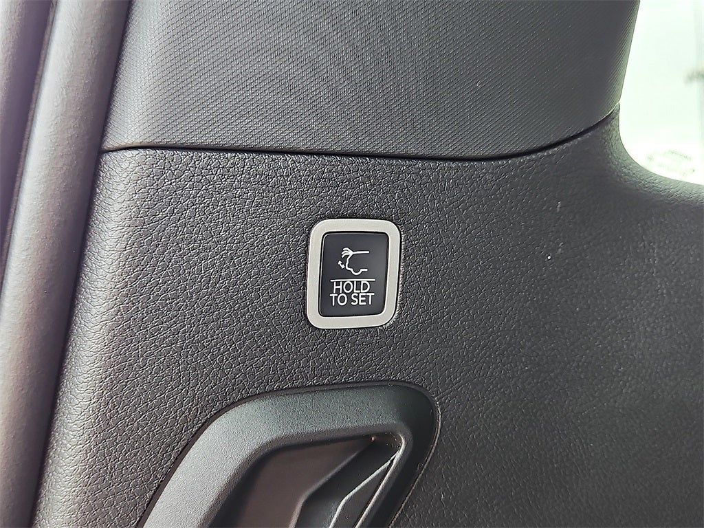 2025 Jeep Wagoneer Base