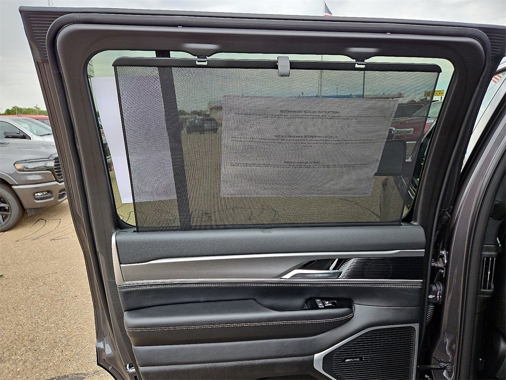 2025 Jeep Wagoneer Base