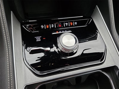 2025 Jeep Wagoneer Base