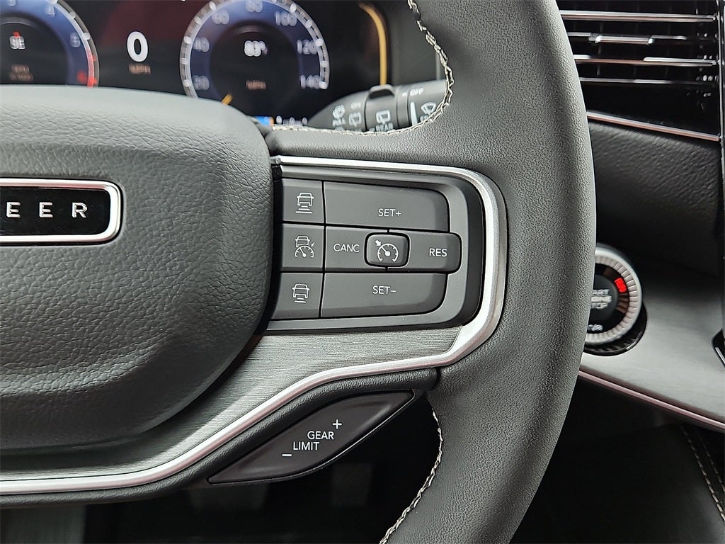 2025 Jeep Wagoneer Base