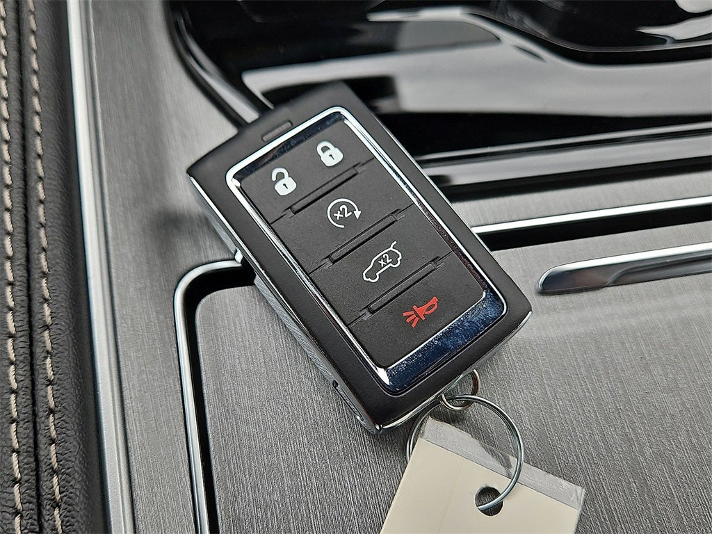 2025 Jeep Wagoneer Base