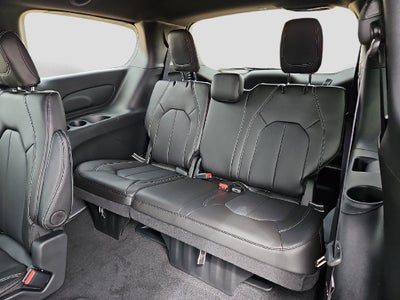 2027 Chrysler Pacifica LX