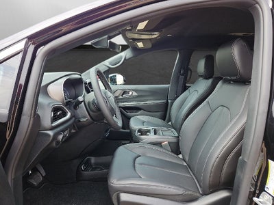 2027 Chrysler Pacifica LX