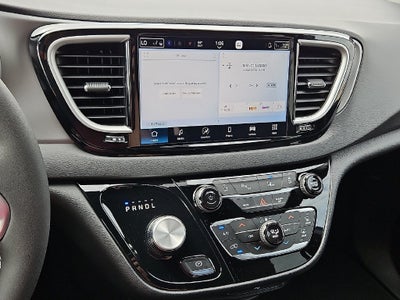 2027 Chrysler Pacifica LX