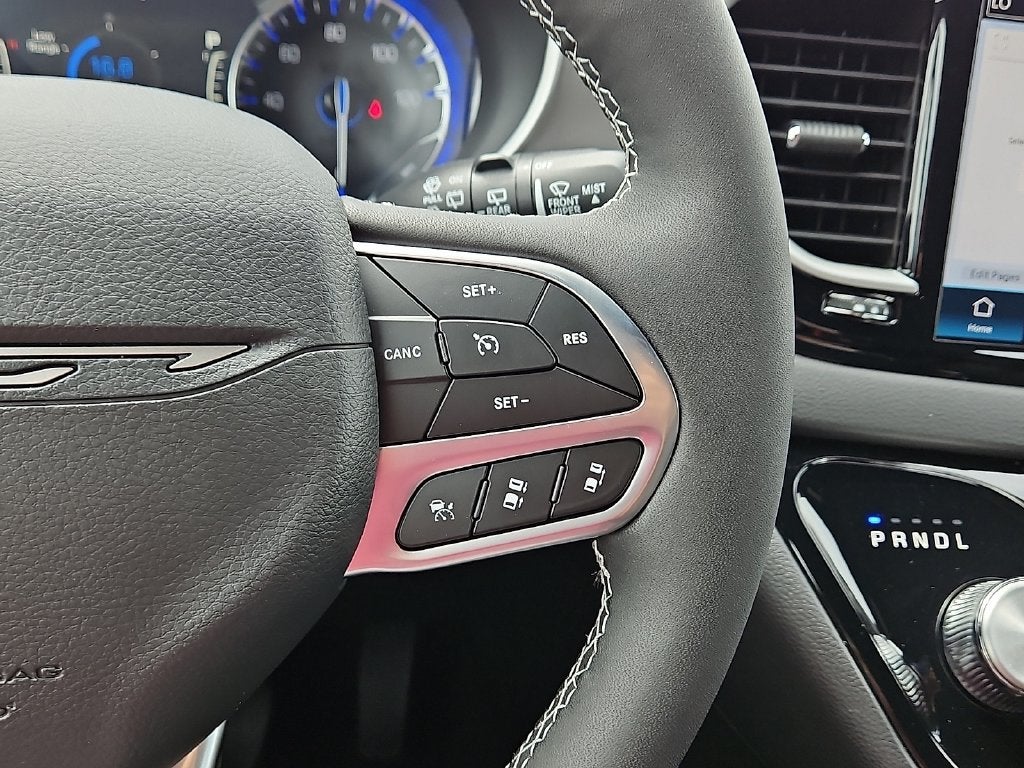 2027 Chrysler Pacifica LX