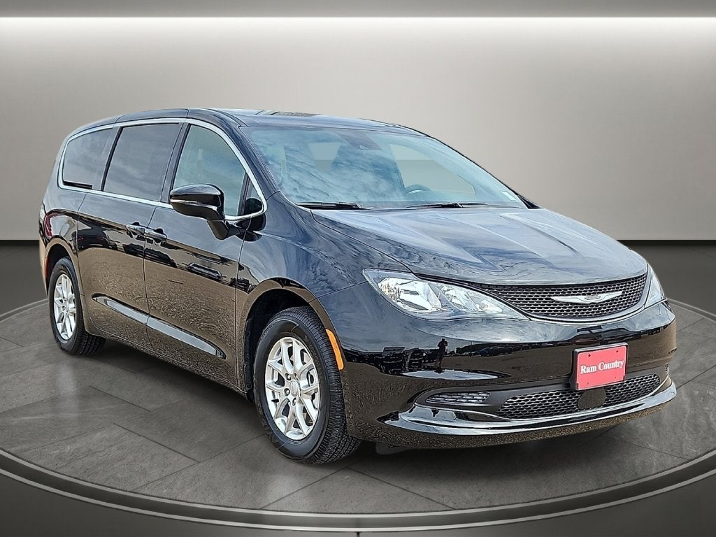 2027 Chrysler Pacifica LX