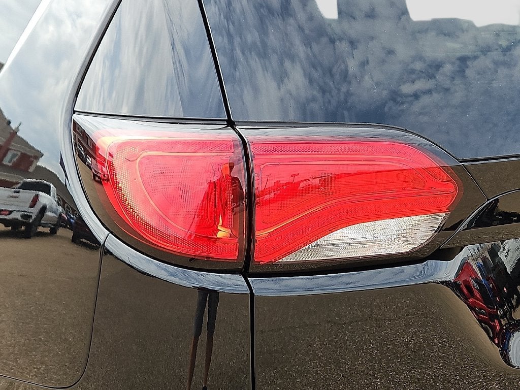 2027 Chrysler Pacifica LX