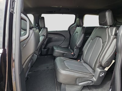 2027 Chrysler Pacifica LX