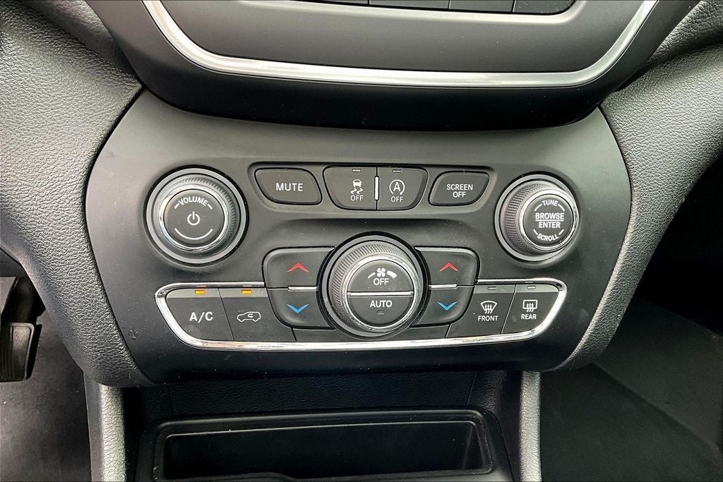 2022 Jeep Cherokee Latitude Lux