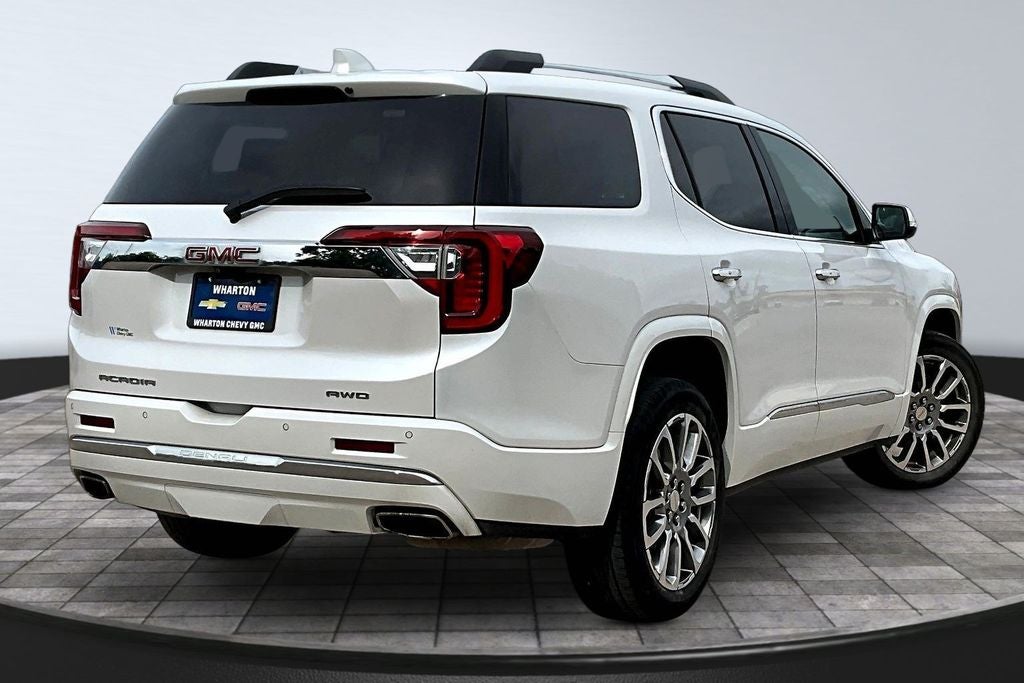 2023 GMC Acadia Denali