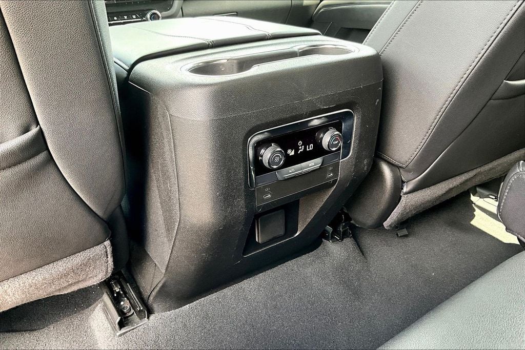 2025 Chevrolet Suburban LT