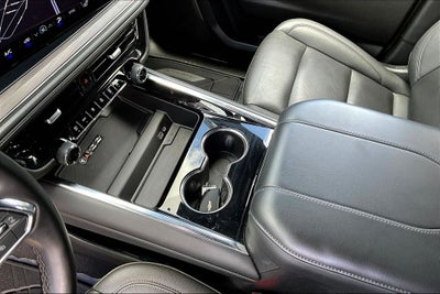 2025 Chevrolet Suburban LT