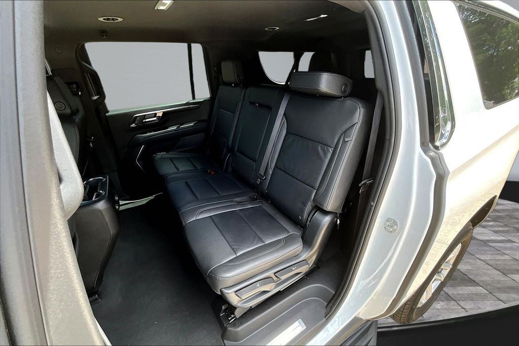 2025 Chevrolet Suburban LT