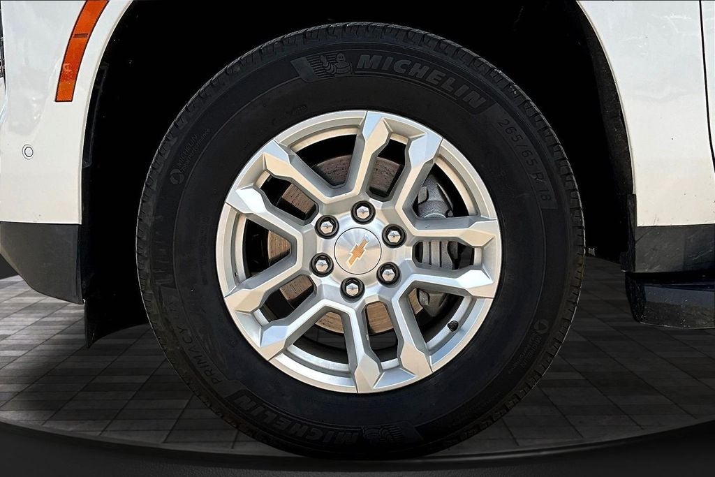 2025 Chevrolet Suburban LT