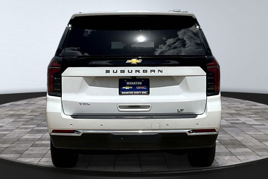 2025 Chevrolet Suburban LT