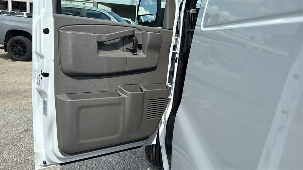 2025 GMC Savana 2500 Work Van