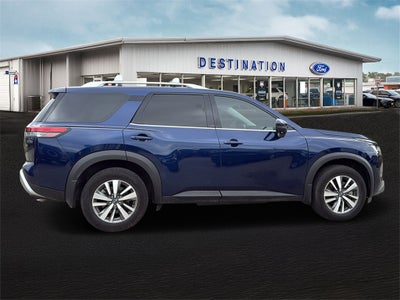 2024 Nissan Pathfinder SL