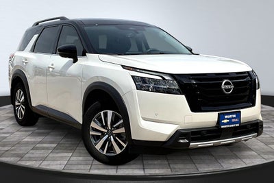 2024 Nissan Pathfinder SL