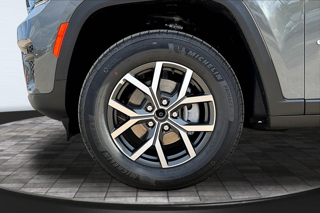 2027 Jeep Grand Cherokee Laredo X