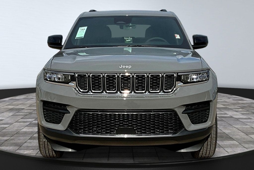 2027 Jeep Grand Cherokee Laredo X