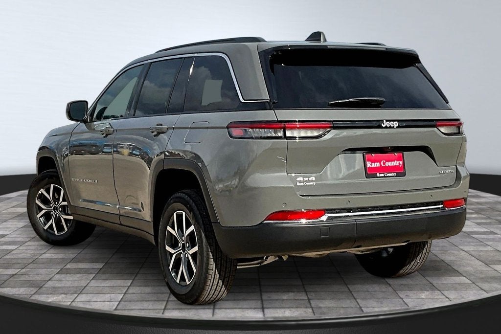 2027 Jeep Grand Cherokee Laredo X