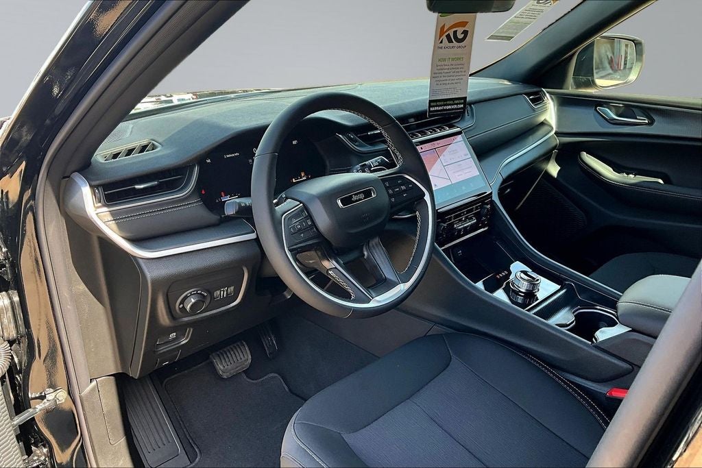2027 Jeep Grand Cherokee Laredo X
