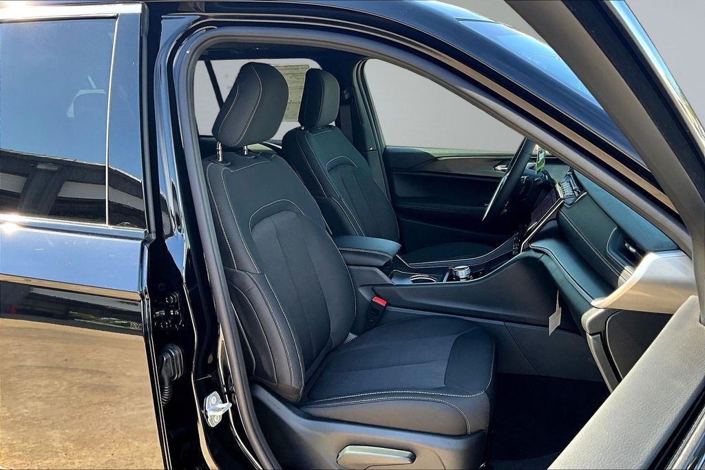 2027 Jeep Grand Cherokee Laredo X