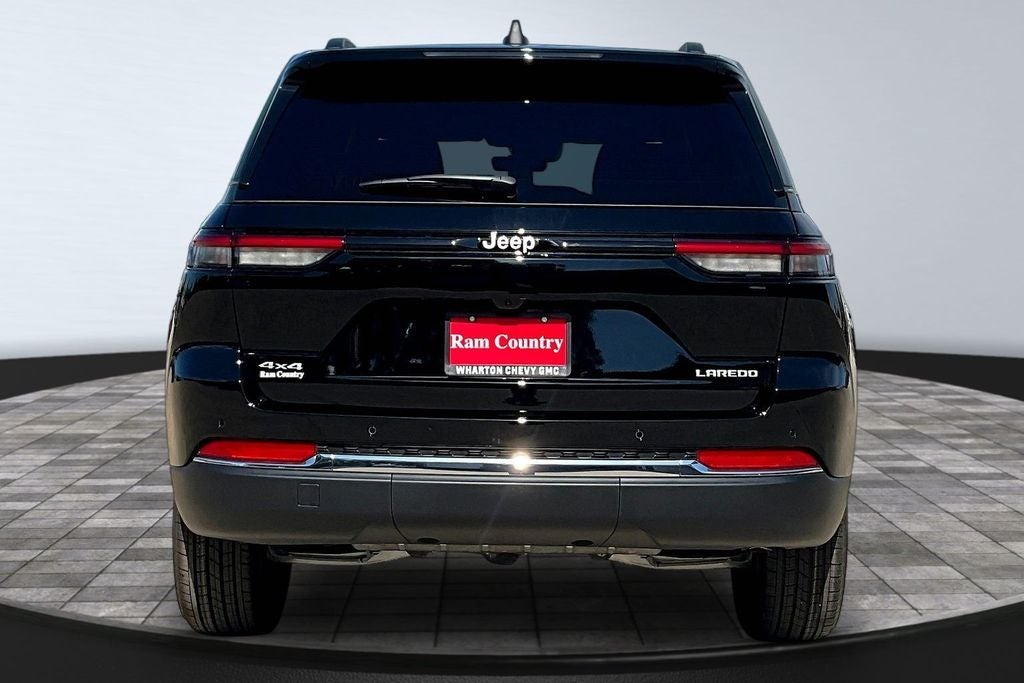2027 Jeep Grand Cherokee Laredo X