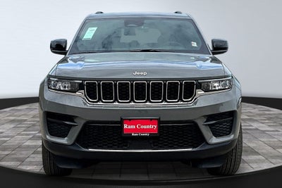 2027 Jeep Grand Cherokee Laredo